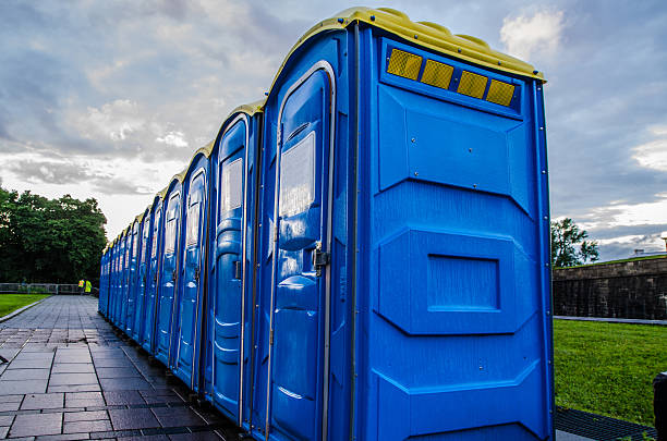 Best Luxury portable toilet rental  in March Ar, CA